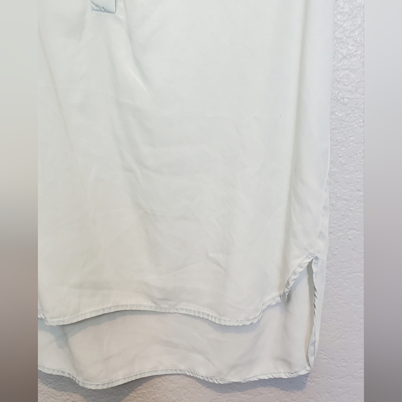 💚5/$25 Velvet Heart Lightwash White Blue Chambray Denim Sleeveless Top Medium - Picture 2 of 7